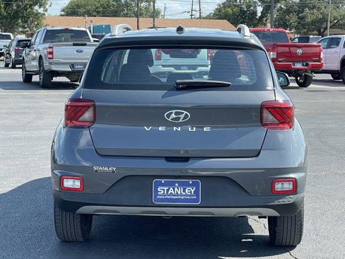 Used 2024 Hyundai Venue SEL image 6