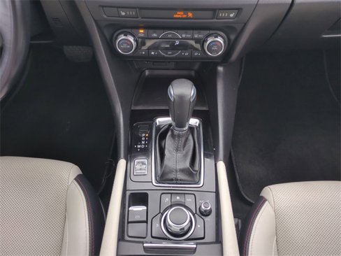 Used 2017 MAZDA MAZDA3 Grand Touring image 18