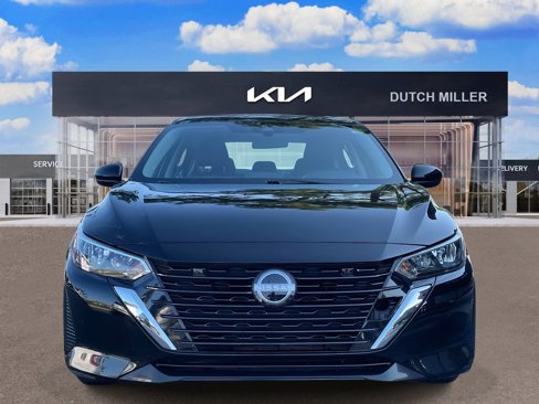 Used 2024 Nissan Sentra SV image 2