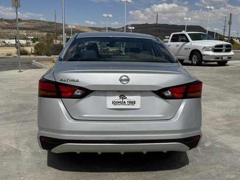 Used 2022 Nissan Altima 2.5 S image 5