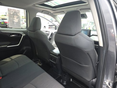Used 2019 Toyota RAV4 XLE image 41