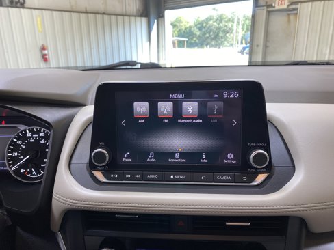 Used 2023 Nissan Rogue SV image 39