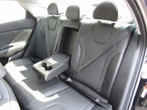 Used 2023 Hyundai Elantra Limited image 16