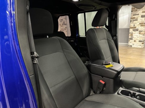Used 2018 Jeep Wrangler Unlimited Sport S image 38