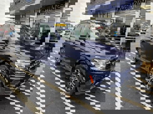 Used 2021 Volkswagen Tiguan S image 2