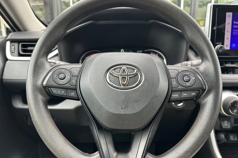 Used 2023 Toyota RAV4 XLE image 23