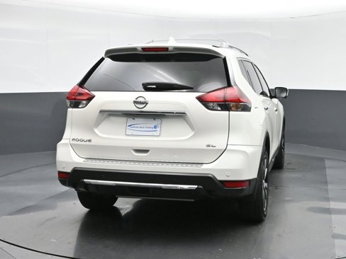 Used 2019 Nissan Rogue SL w/ Premium Package image 6
