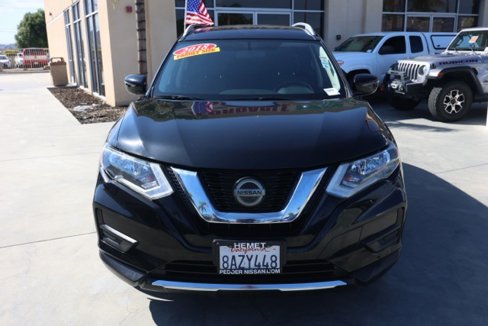Used 2018 Nissan Rogue SV image 9