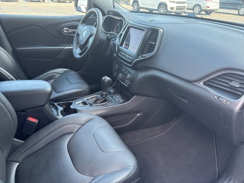 Used 2021 Jeep Cherokee Latitude Lux w/ Comfort/Convenience Group image 23