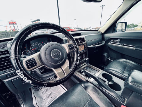 Used 2011 Jeep Liberty Limited image 14