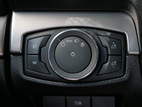 Used 2018 Ford Explorer XLT w/ Safe & Smart Package image 17