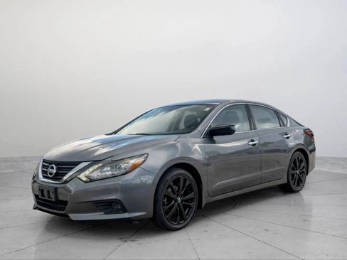 Used 2017 Nissan Altima 2.5 SR w/ Midnight Edition Package image 3