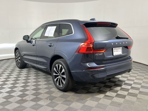 Used 2023 Volvo XC60 B5 Core image 8