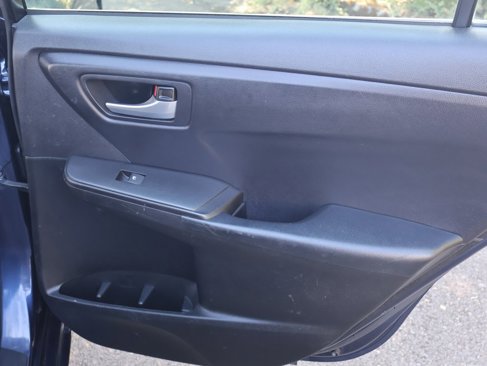 Used 2017 Toyota Camry LE image 28