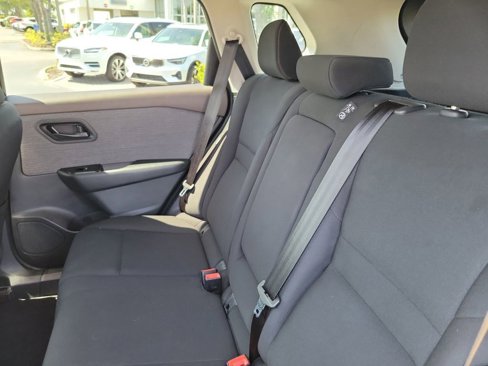 Used 2023 Nissan Rogue S image 15