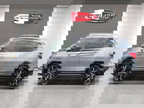 Used 2020 Honda Pilot Touring image 10
