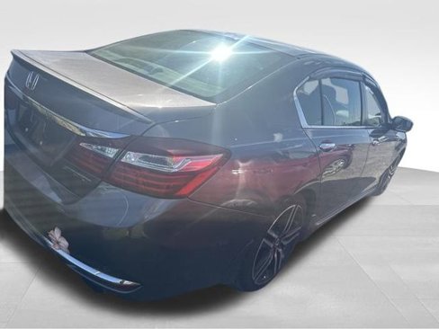 Used 2016 Honda Accord Sport image 6