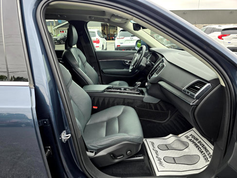 Used 2020 Volvo XC90 T6 Momentum w/ Protection Package Premier image 18