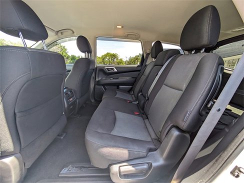Used 2019 Nissan Pathfinder S image 14