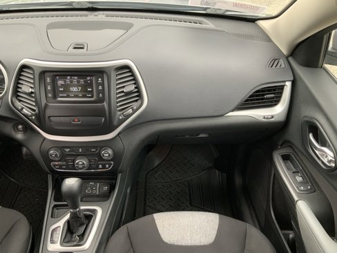 Used 2014 Jeep Cherokee Latitude w/ Comfort/Convenience Group image 54
