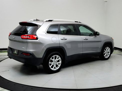 Used 2017 Jeep Cherokee Latitude image 5