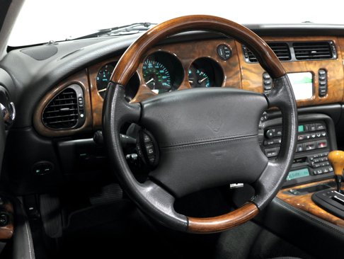 Used 2001 Jaguar XK8 Convertible image 54