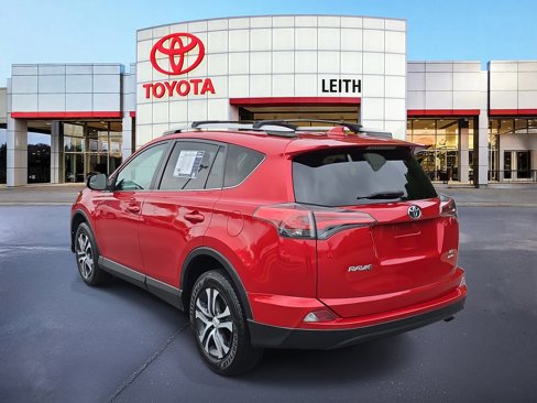Used 2017 Toyota RAV4 LE image 7