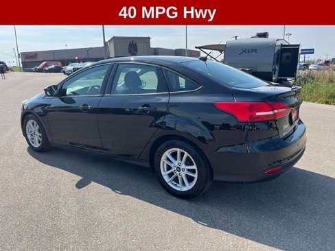 Used 2016 Ford Focus SE w/ SE Power Seat Package image 3
