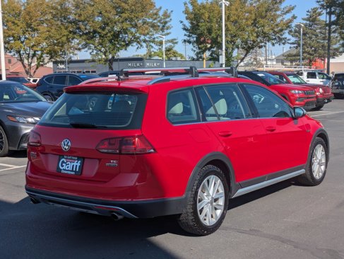 Used 2017 Volkswagen Golf Alltrack SEL image 3