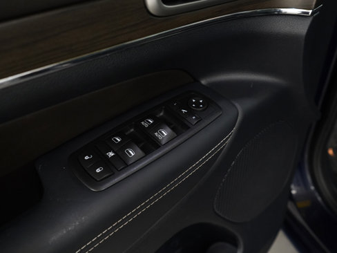 Used 2017 Jeep Grand Cherokee Overland image 17