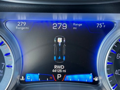 Used 2018 Chrysler 300 Limited w/ Safetytec Plus Group image 10