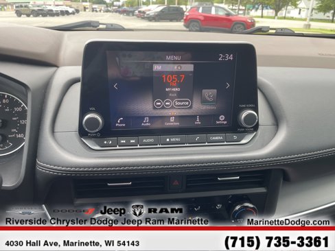 Used 2023 Nissan Rogue S image 43