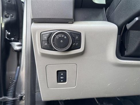 Used 2016 Ford F150 XLT w/ Equipment Group 302A Luxury image 12