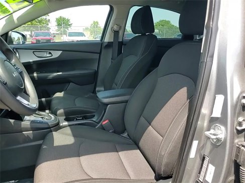 Used 2022 Kia Forte LXS w/ LXS Technology Package image 11
