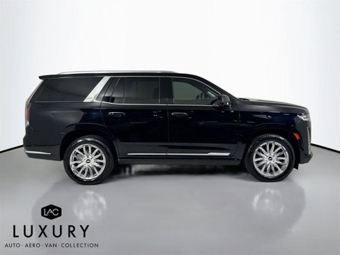 Used 2022 Cadillac Escalade Premium Luxury w/ Performance Package image 3
