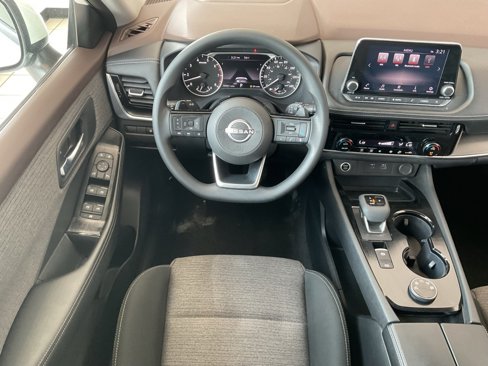 Used 2022 Nissan Rogue SV image 12