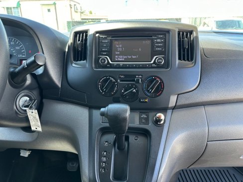 Used 2019 Nissan NV200 S image 33