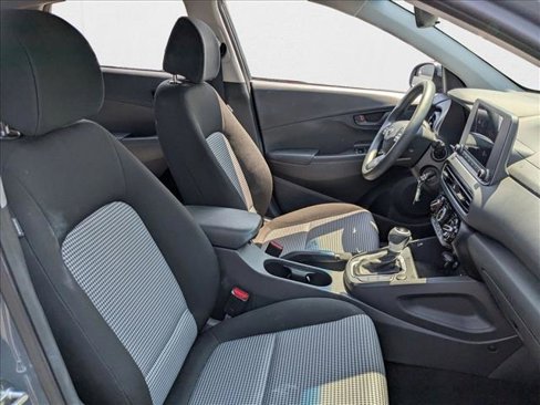 Used 2022 Hyundai Kona SE image 17