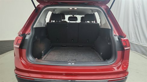 Used 2020 Volkswagen Tiguan SE image 14