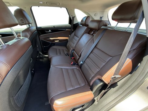 Used 2019 Kia Sorento SX w/ SX Touring Package image 16