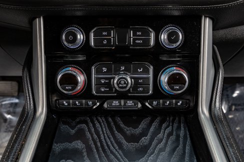 Used 2021 GMC Yukon XL Denali image 27