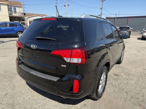 Used 2015 Kia Sorento LX image 4
