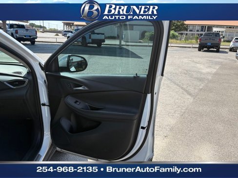 Used 2022 Buick Encore GX Preferred w/ Cold Weather Comfort Package image 14