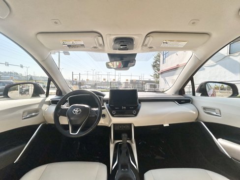 Certified 2023 Toyota Corolla Cross XLE image 17