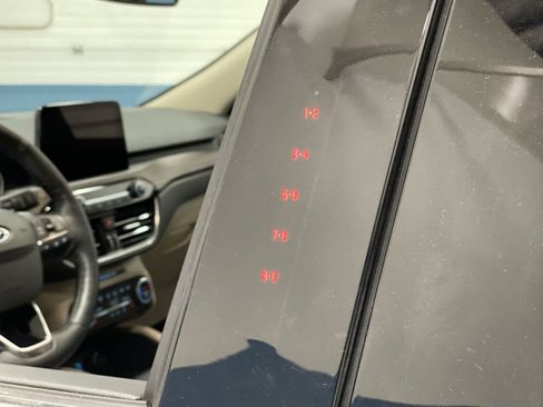 Used 2020 Ford Escape Titanium image 38