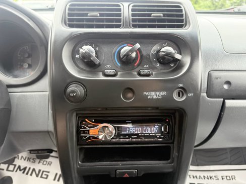 Used 2002 Nissan Frontier XE image 13