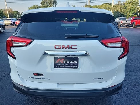 Certified 2024 GMC Terrain SLE image 4