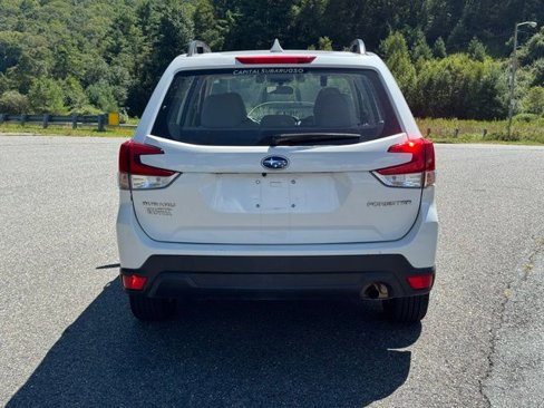 Used 2021 Subaru Forester image 8