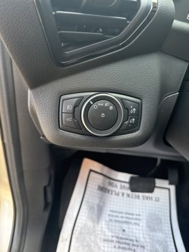 Used 2018 Ford Escape SEL image 16