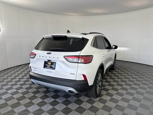 Used 2021 Ford Escape Titanium image 10